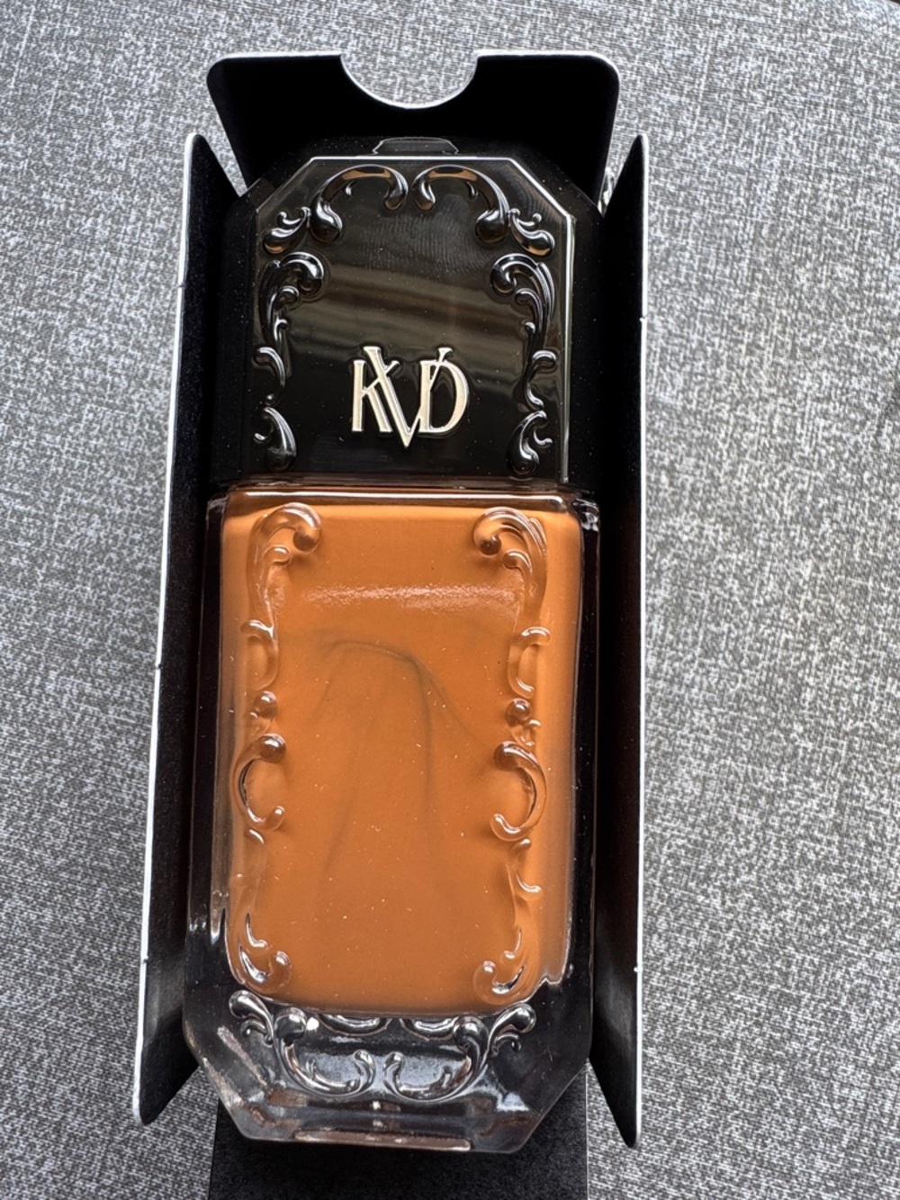 $45 value KVD Good Apple Full-Coverage Serum Foundation - Black Packaging
